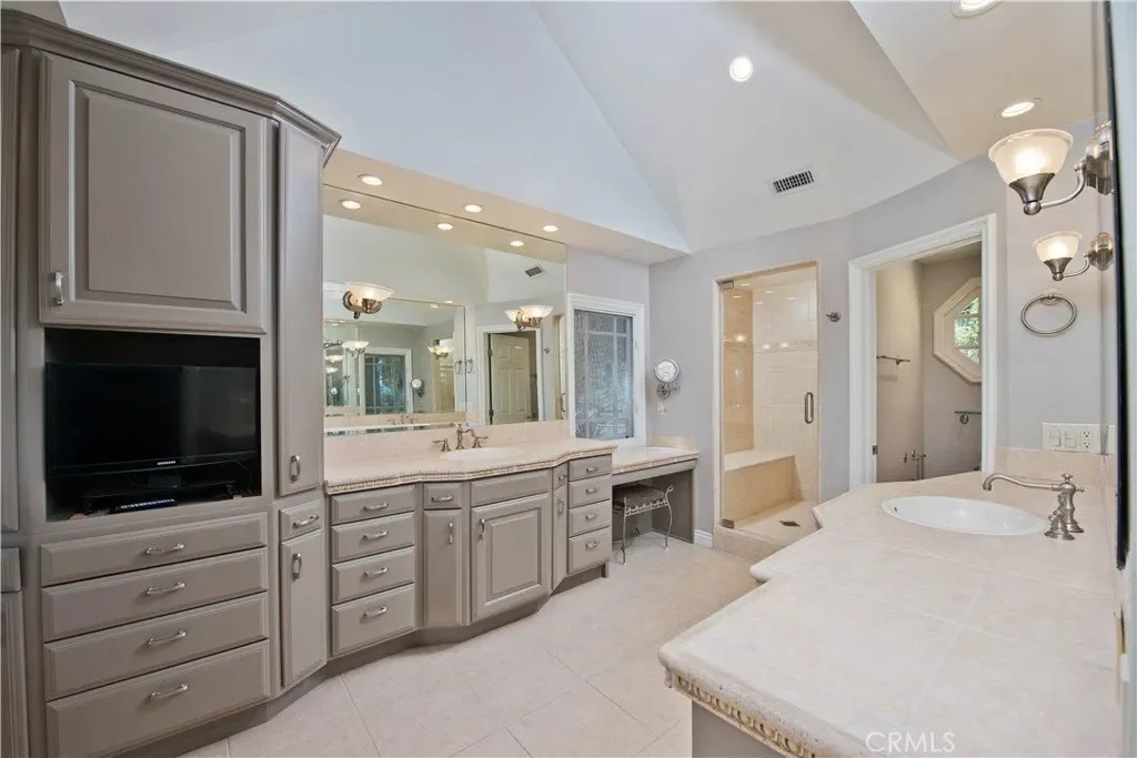 22757 Plummer Street, Chatsworth, CA, 91311, USA, Los Angeles, California, United States. - Photo 4