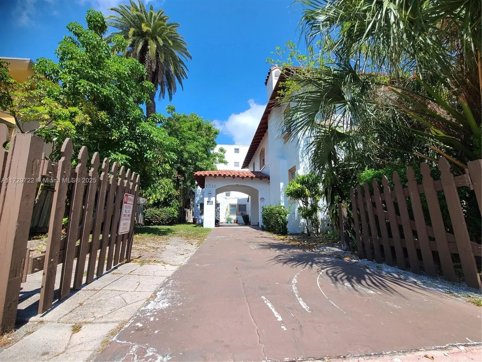 1311 15th Ter, Miami Beach, Florida, United States. - Photo 14