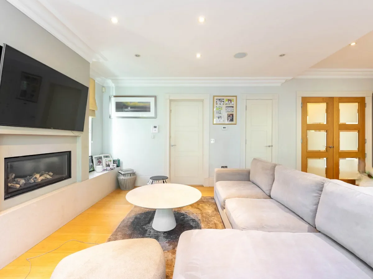 Abbots Drive, Virginia Water, GU25, Virginia Water, England, United Kingdom. - Photo 15