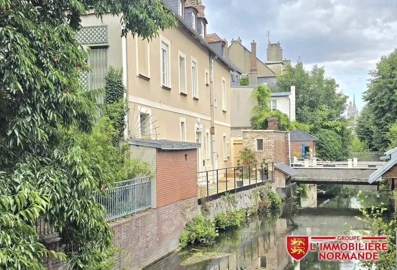 EVREUX: AUTHENTIC & MODERN – TOWNHOUSE WITH 5 BEDROOMS