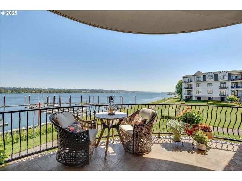 707 N Hayden Island Dr #215, Portland, OR 97217, Portland, Oregon, United States. - Photo 19