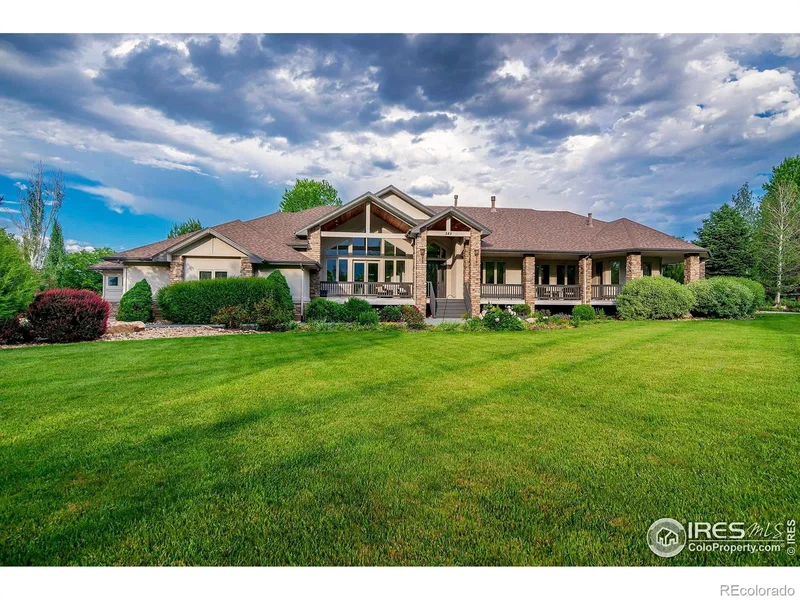 Single Family Residence in Erie
