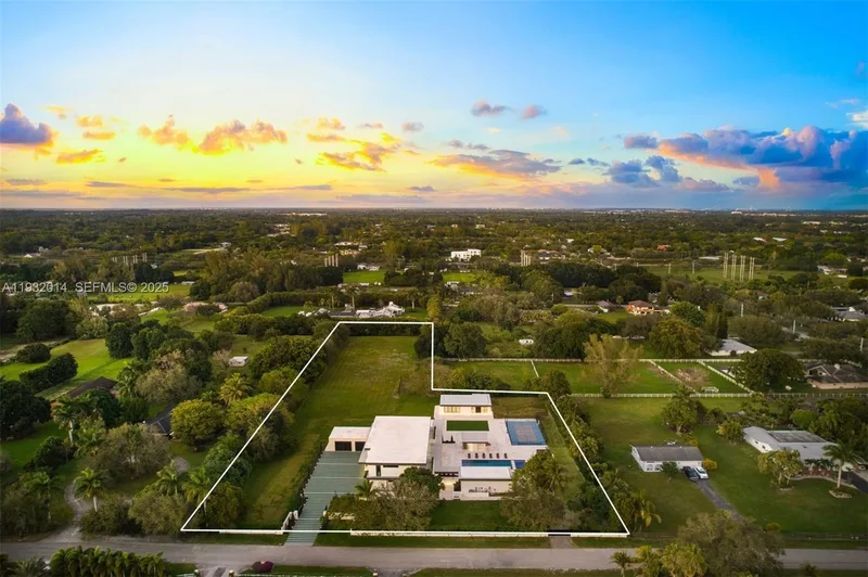 17841 SW 70th Pl, Southwest Ranches, FL 33331, Southwest Ranches, Florida, United States. - Photo 19