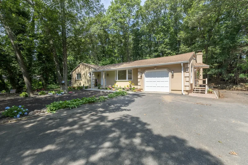 263 North Country , Smithtown, NY 11787, Smithtown, New York, United States. - Photo 6