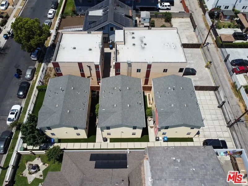 1325 W 37th Place, Los Angeles, California, United States. - Photo 17