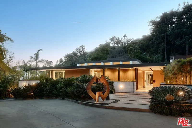 1061 Loma Vista Dr, Beverly Hills, CA 90210, Beverly Hills, California, United States. - Photo 13