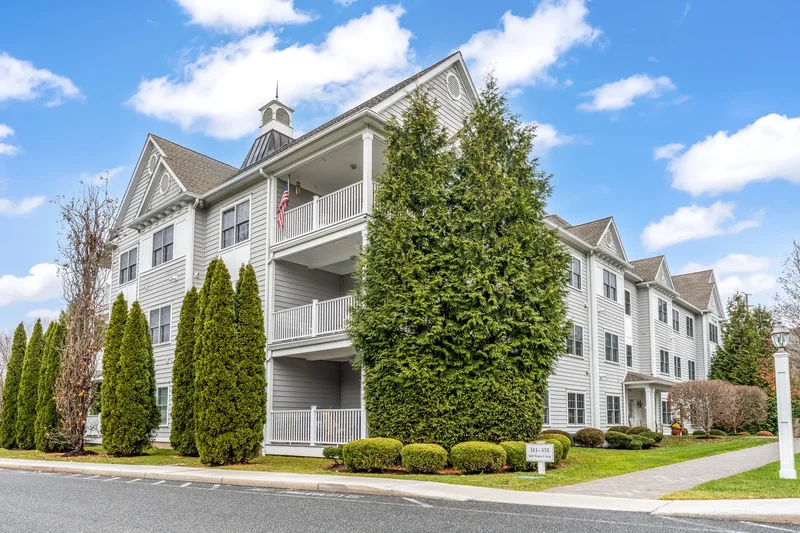 332 Still Water Circle 332, Brookfield, CT 06804, Brookfield, Connecticut, United States. - Photo 30