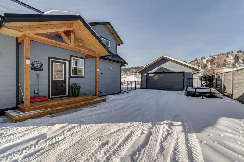 1643 Koocanusa Lake Drive, Grasmere, British Columbia, Canada. - Photo 33