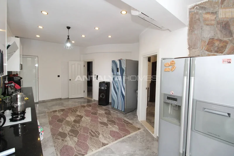 9-Bedroom Villa Near Golf and Sea in Antalya Kadriye