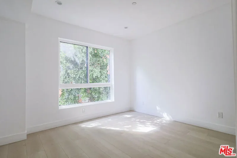 11810 Gilmore Street, Los Angeles, California, United States. - Photo 31