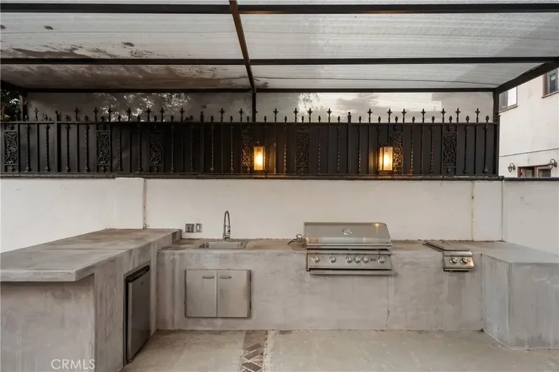 14713 Valleyheart Drive, Los Angeles, California, United States. - Photo 31