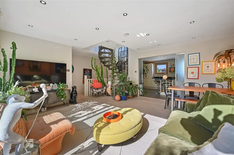 Sinclair Gardens, London, W14, London, England, United Kingdom. - Photo 3