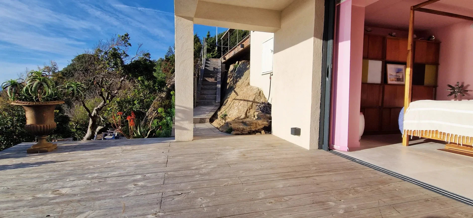 Exterior photo 9