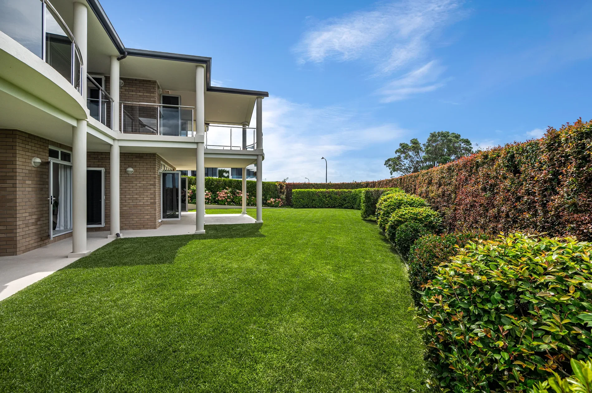 Exterior photo 7