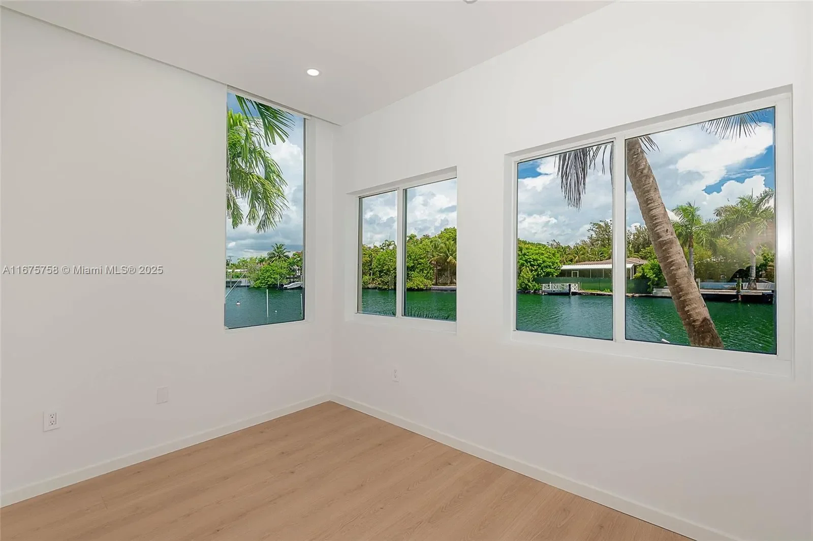 1975 Calais Dr, Miami Beach, Florida, United States. - Photo 14