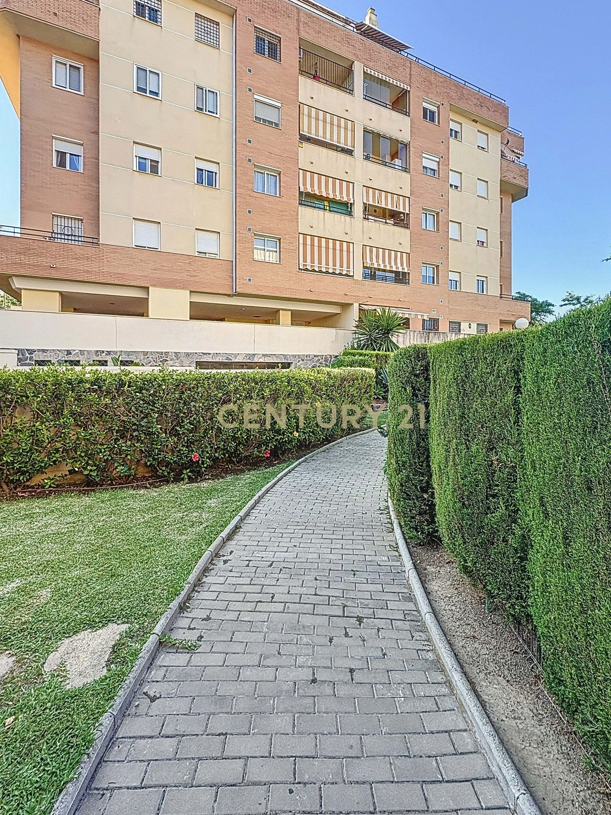 Exterior photo 9