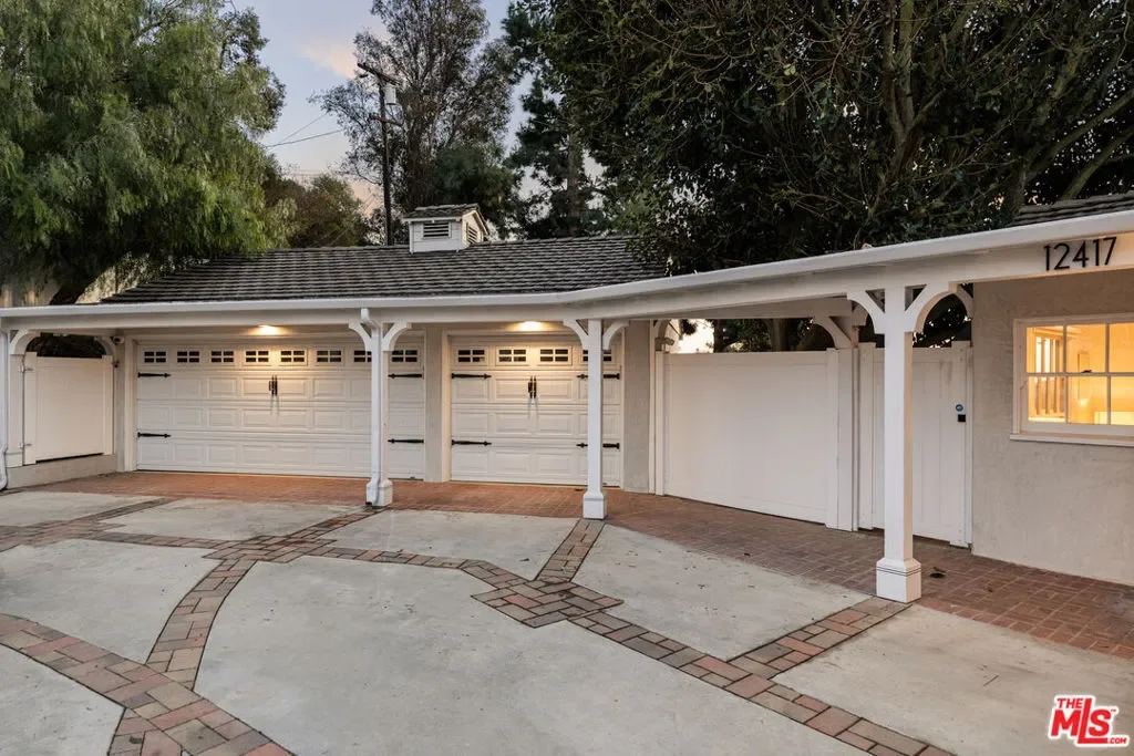12417 Mulholland Drive, Los Angeles, California, United States. - Photo 10