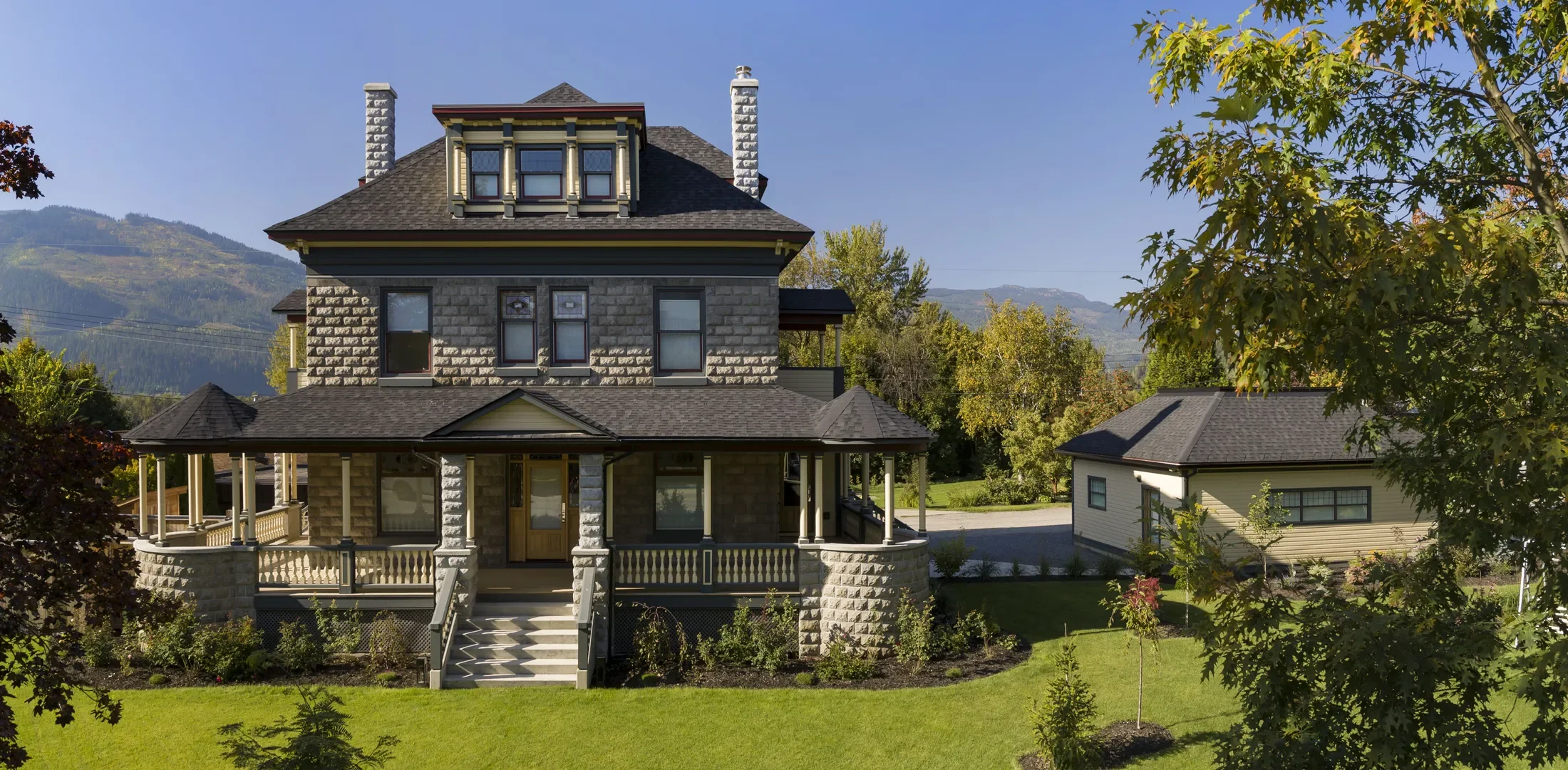 815 MacKenzie Ave, Revelstoke, BC V0E 2S0, Canada, Revelstoke, British Columbia, Canada. - Photo 17