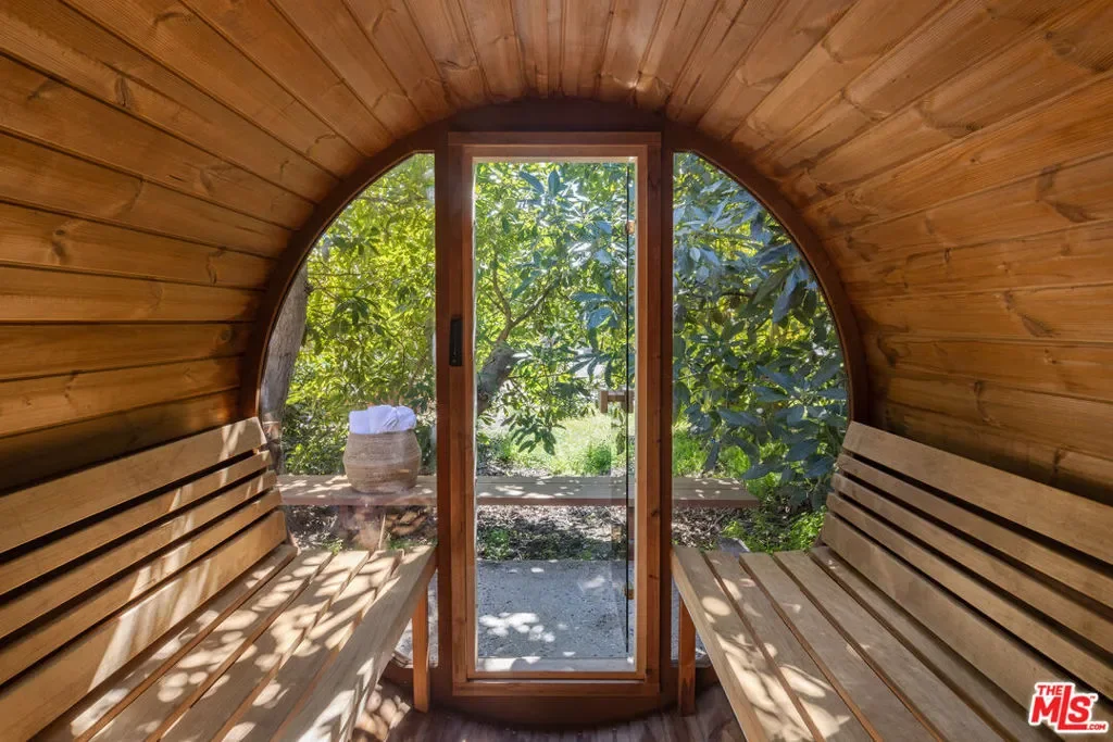 5949 Bonsall Drive, Malibu, California, United States. - Photo 21
