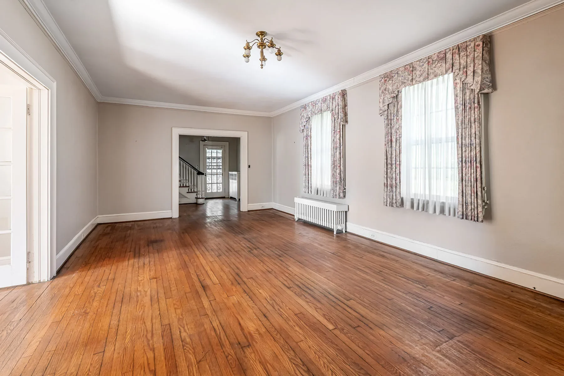 325 Vanderbilt Road, Asheville, NC 28803, Asheville, North Carolina, United States. - Photo 2