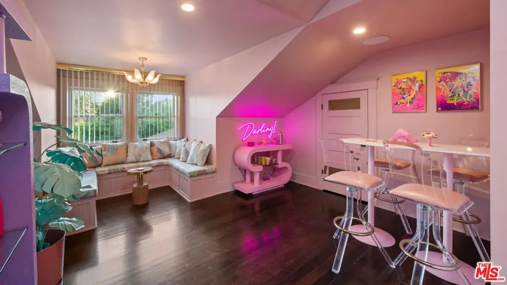 601 S Windsor Boulevard, Los Angeles, California, United States. - Photo 25