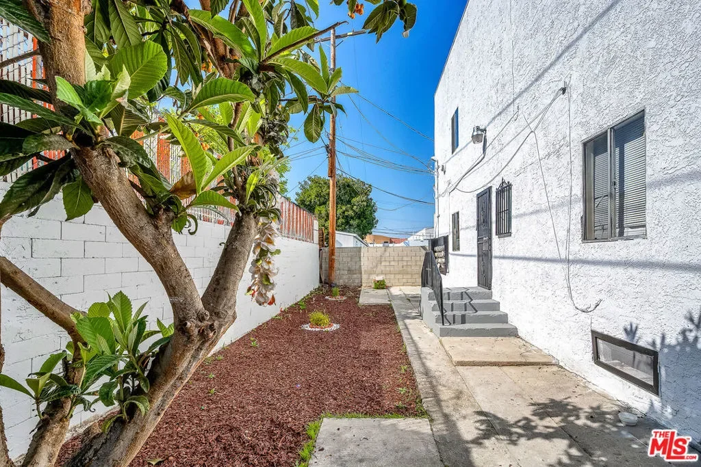 123 S Westmoreland Avenue, Los Angeles, California, United States. - Photo 8