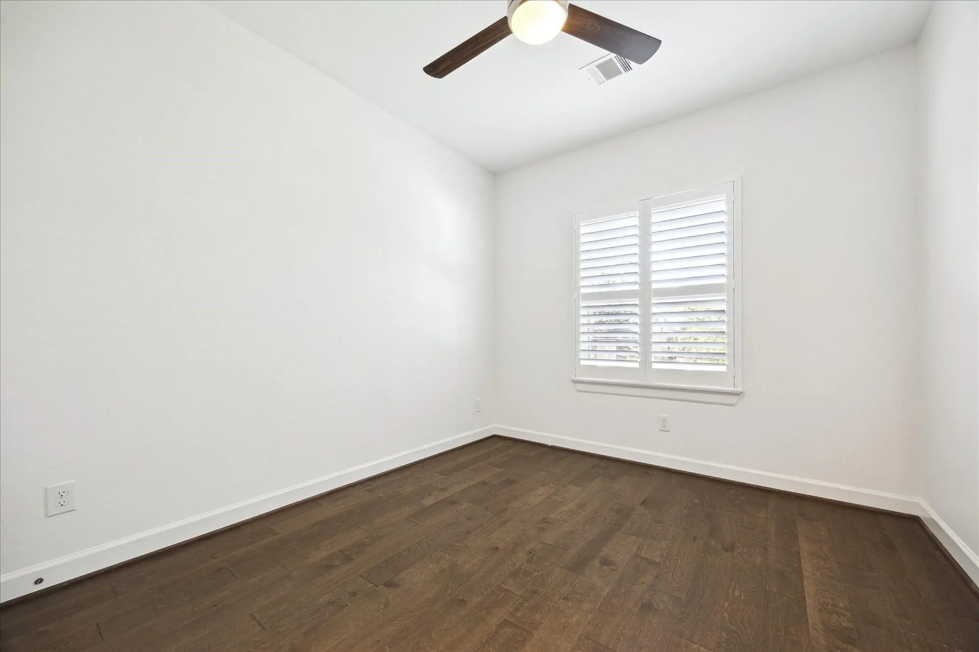 2430 Sheridan Street, Houston, Texas, United States. - Photo 15