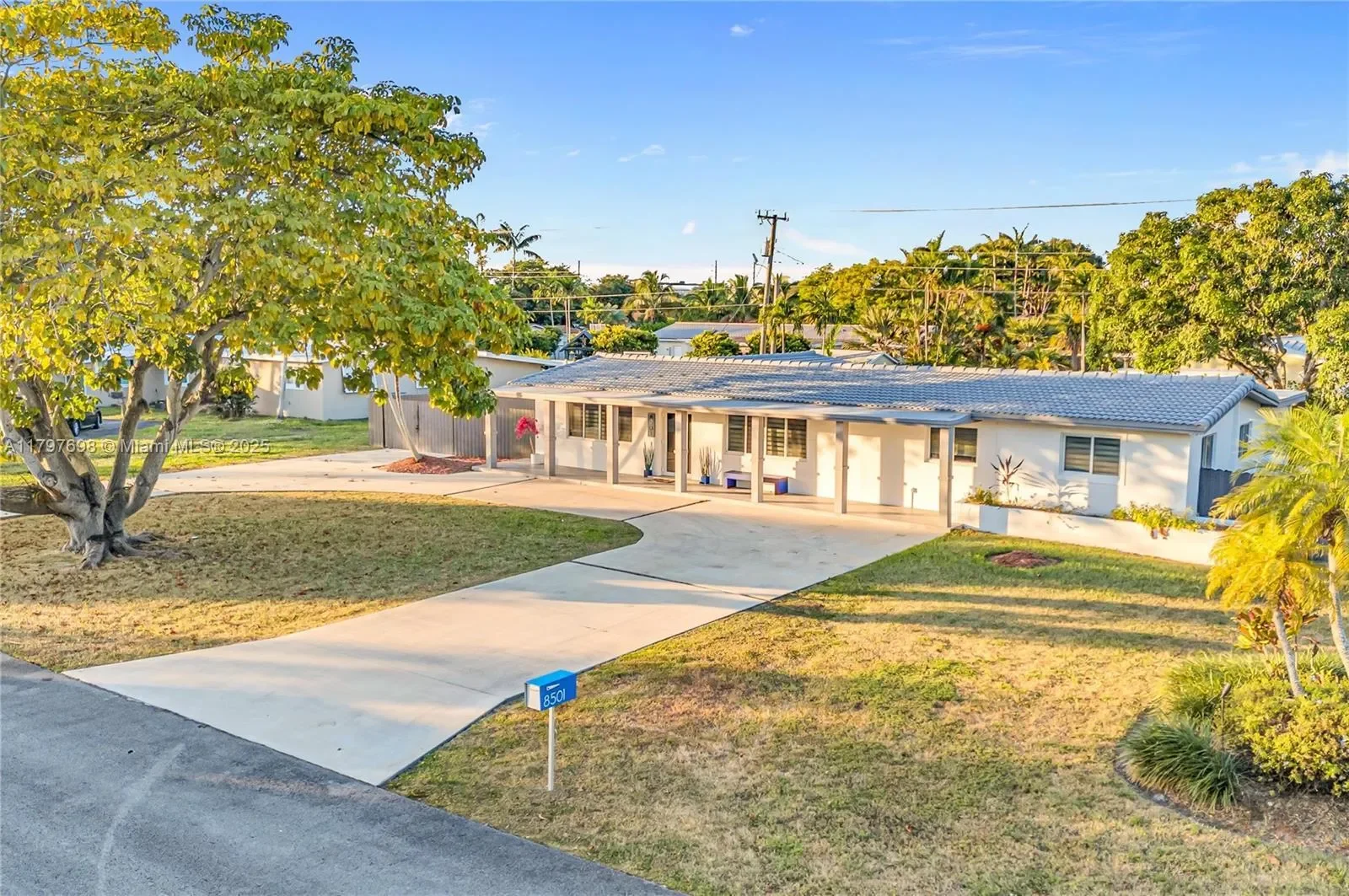 8501 SW 142nd St, Coral Gables, Florida, United States. - Photo 42