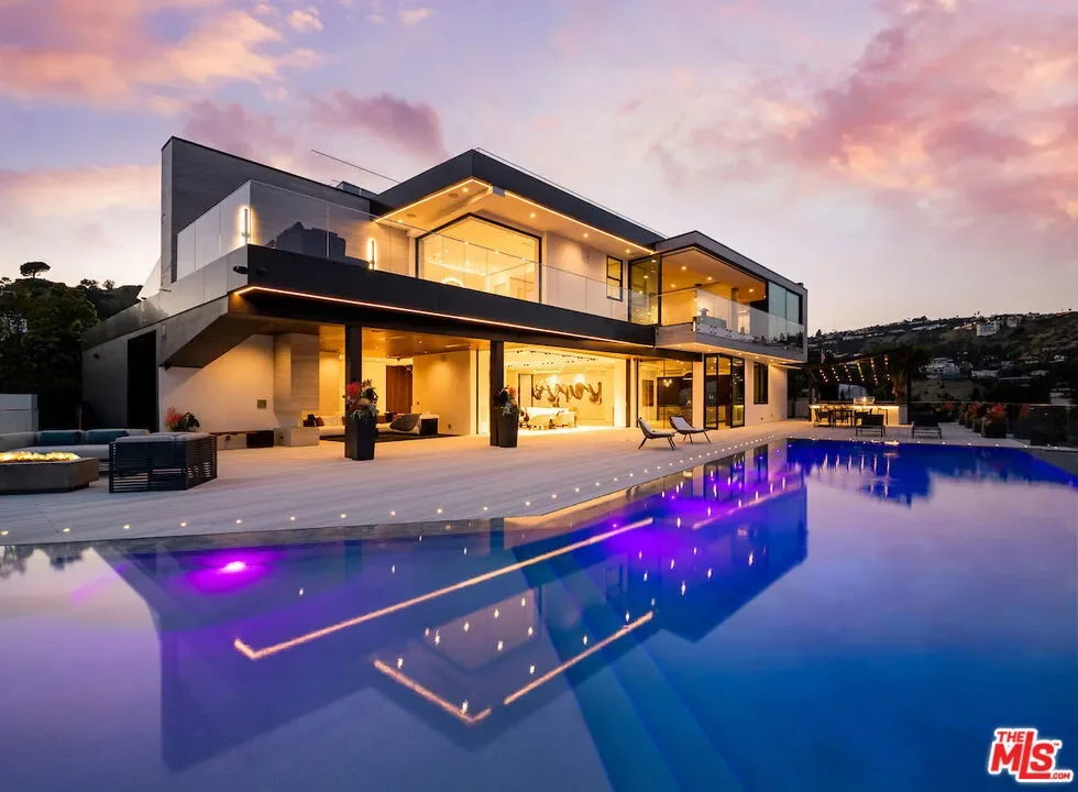 8116 Laurel View Drive, Los Angeles, California, United States. - Photo 33
