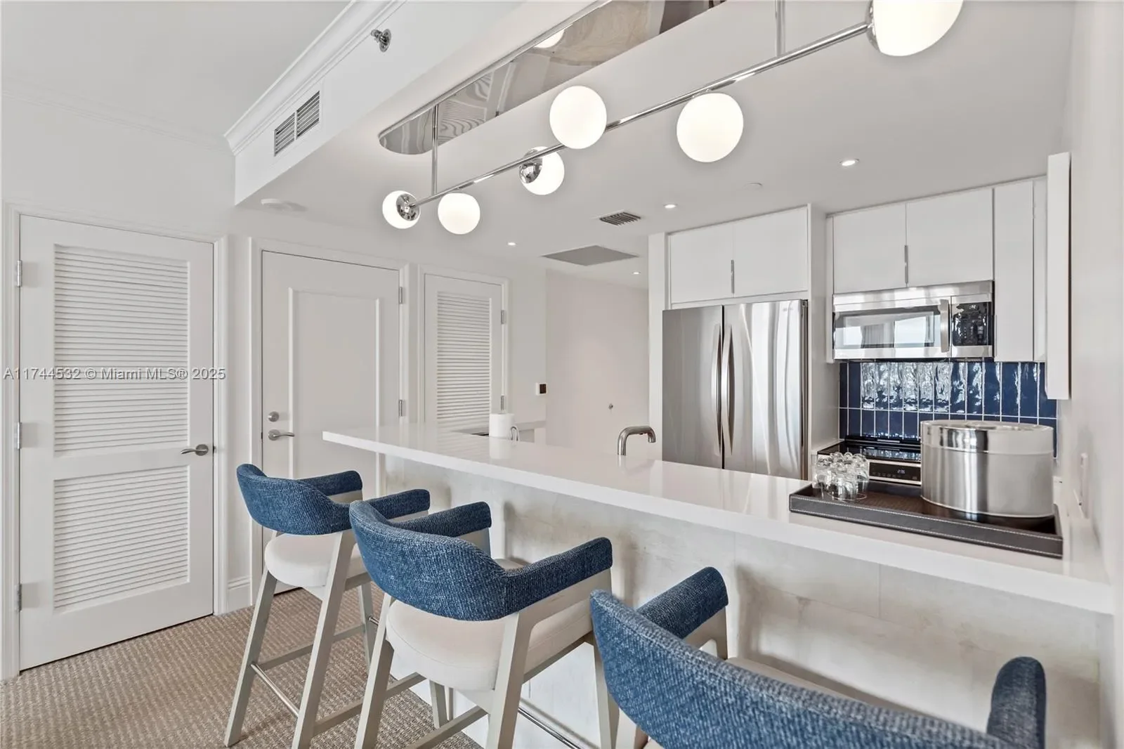4401 COLLINS AV 1206, Miami Beach, Florida, United States. - Photo 14