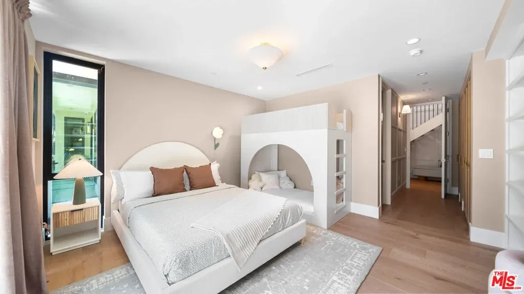 1914 N Laurel Canyon Boulevard, Los Angeles, California, United States. - Photo 49