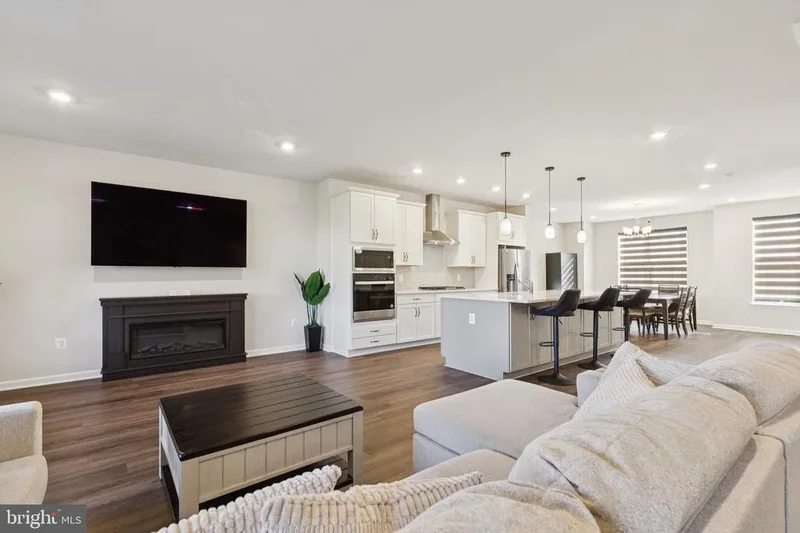 1636 Field Sparrow Terrace NE, Leesburg, VA 20176, Leesburg, Virginia, United States. - Photo 5