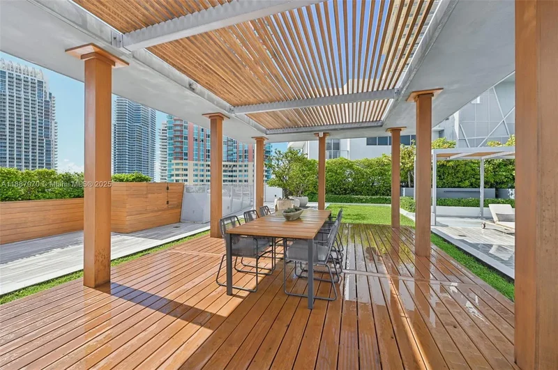 801 S Pointe Dr PH602, Miami Beach, Florida, United States. - Photo 60