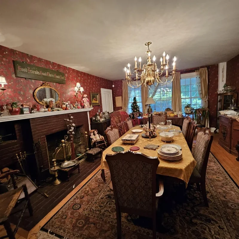5 Bedrooms Single Family Detached