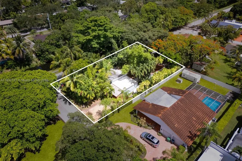 6400 SW 81st St, Miami, Florida, United States. - Photo 3