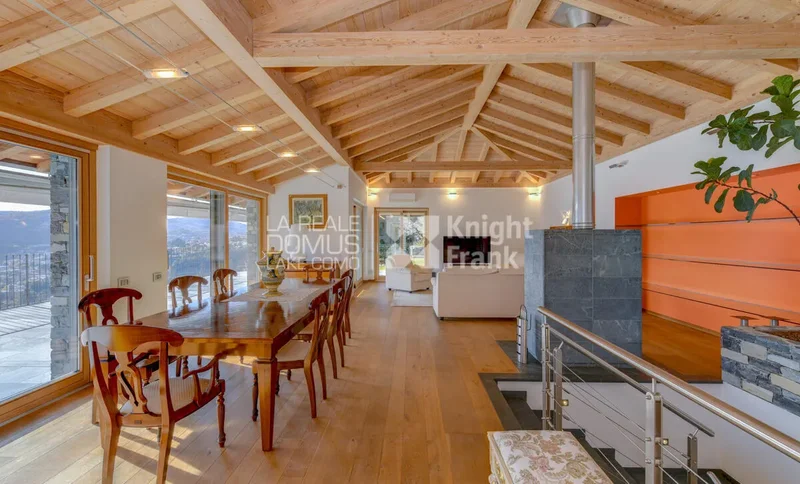 Prestigious villa in super panoramic position