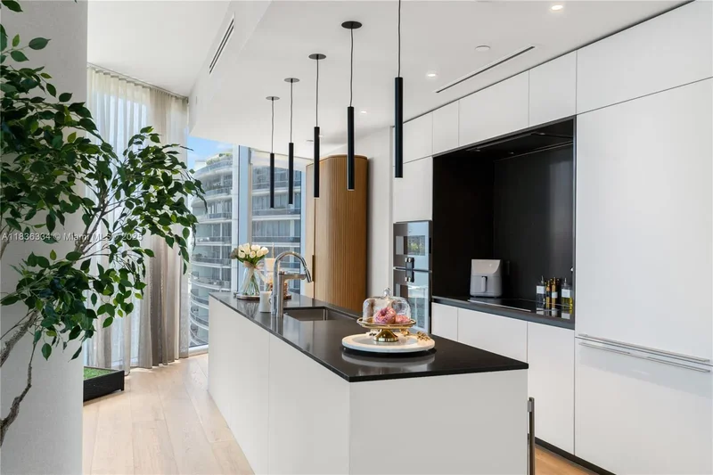 300 Biscayne Blvd way 4707, Miami, Florida, United States. - Photo 14