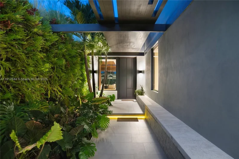 8055 Noremac Ave, Miami Beach, Florida, United States. - Photo 49