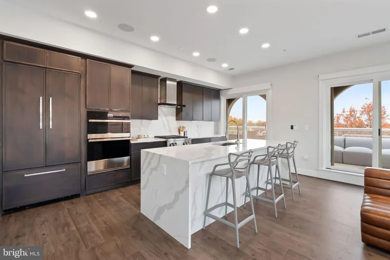 625 SLATERS LN, Alexandria, Virginia, United States. - Photo 34