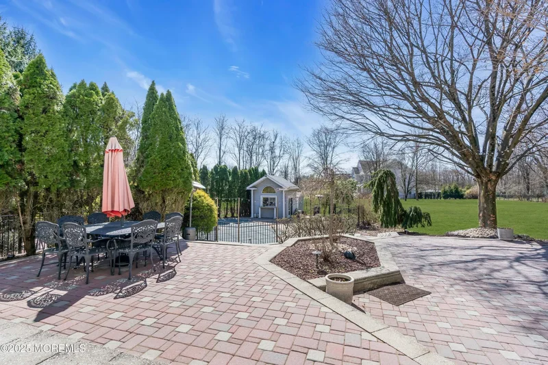2 Chestnut Hill Drive, Manalapan, NJ 07726, Manalapan, NJ, United States. - Photo 31