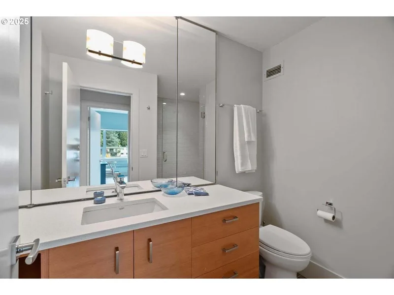 2323 SW Park Pl #1006, Portland, OR 97205, Portland, Oregon, United States. - Photo 30