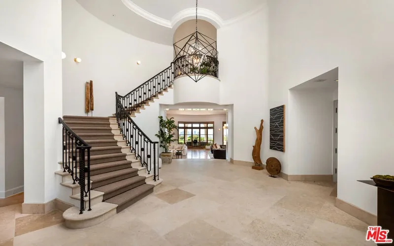 9904 Kip Drive, Beverly Hills, California, United States. - Photo 4