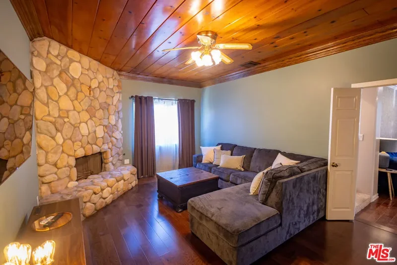6449 Radford Avenue, Los Angeles, California, United States. - Photo 33