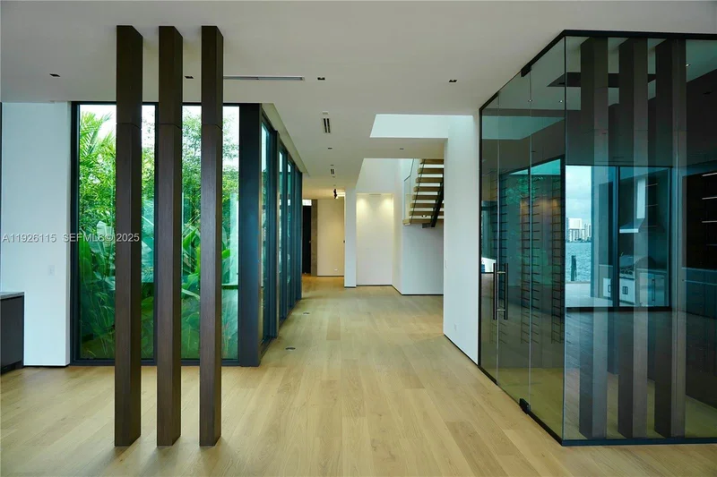1041 N Venetian Dr, Miami, Florida, United States. - Photo 14