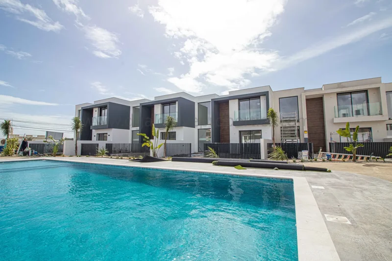 Modern 3 + 1-bedroom Townhouses with Sea Views