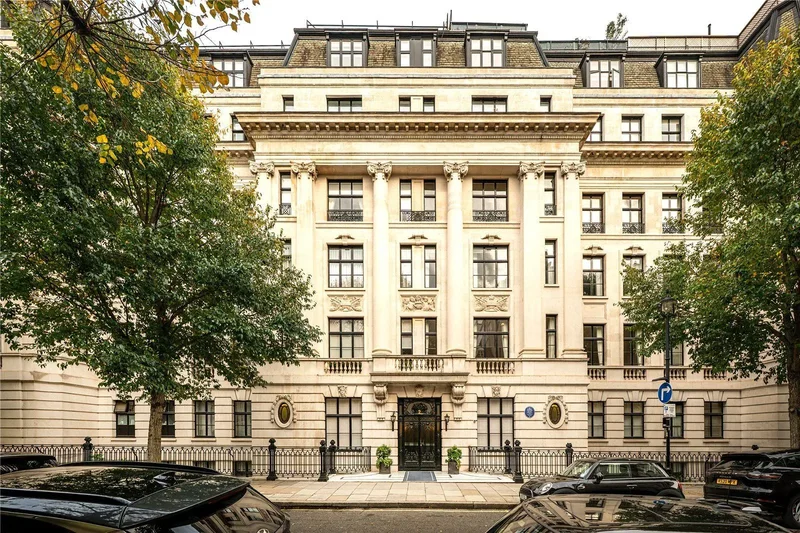 Apartment - London