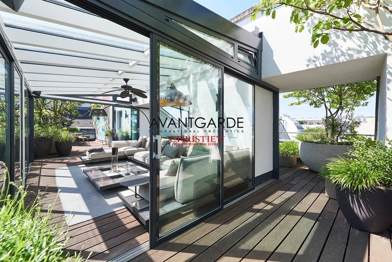Penthouse with a stunning rooftop terrace