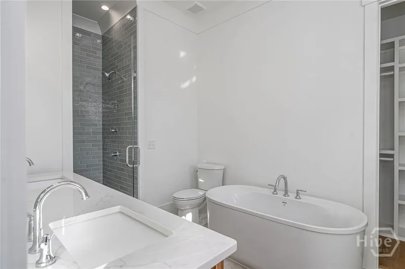 312 W 38th Street, Savannah, Georgia, United States. - Photo 6