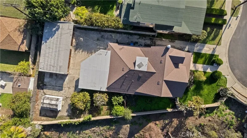 2410 8th Avenue, Los Angeles, CA 90018, Los Angeles, California, United States. - Photo 46