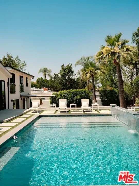 20226 Lorenzana Drive, Los Angeles, California, United States. - Photo 27